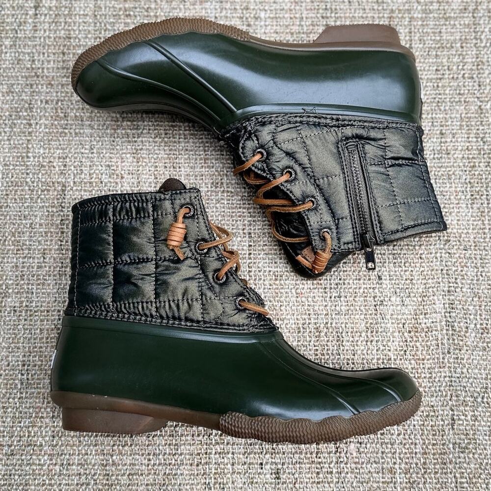 🦆🌲 Sperry Saltwater Shiny Quilted Duck Boots | Size 9 | Olive